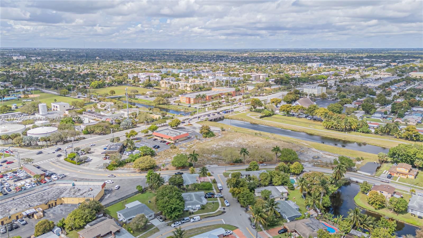 Real estate property located at 3900 37th St, Broward, Lauderdale Lakes, FL