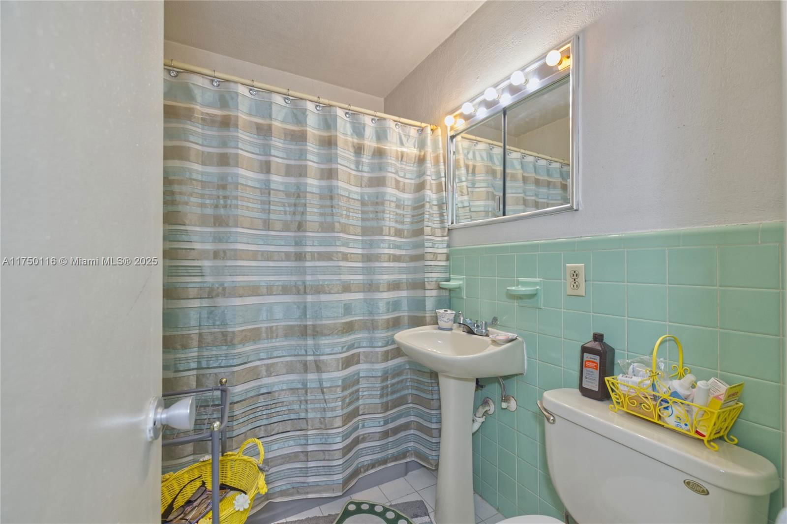 Real estate property located at 10745 Westwood Lake Dr, Miami-dade, Westwood Lake 10th Addn, Miami, FL