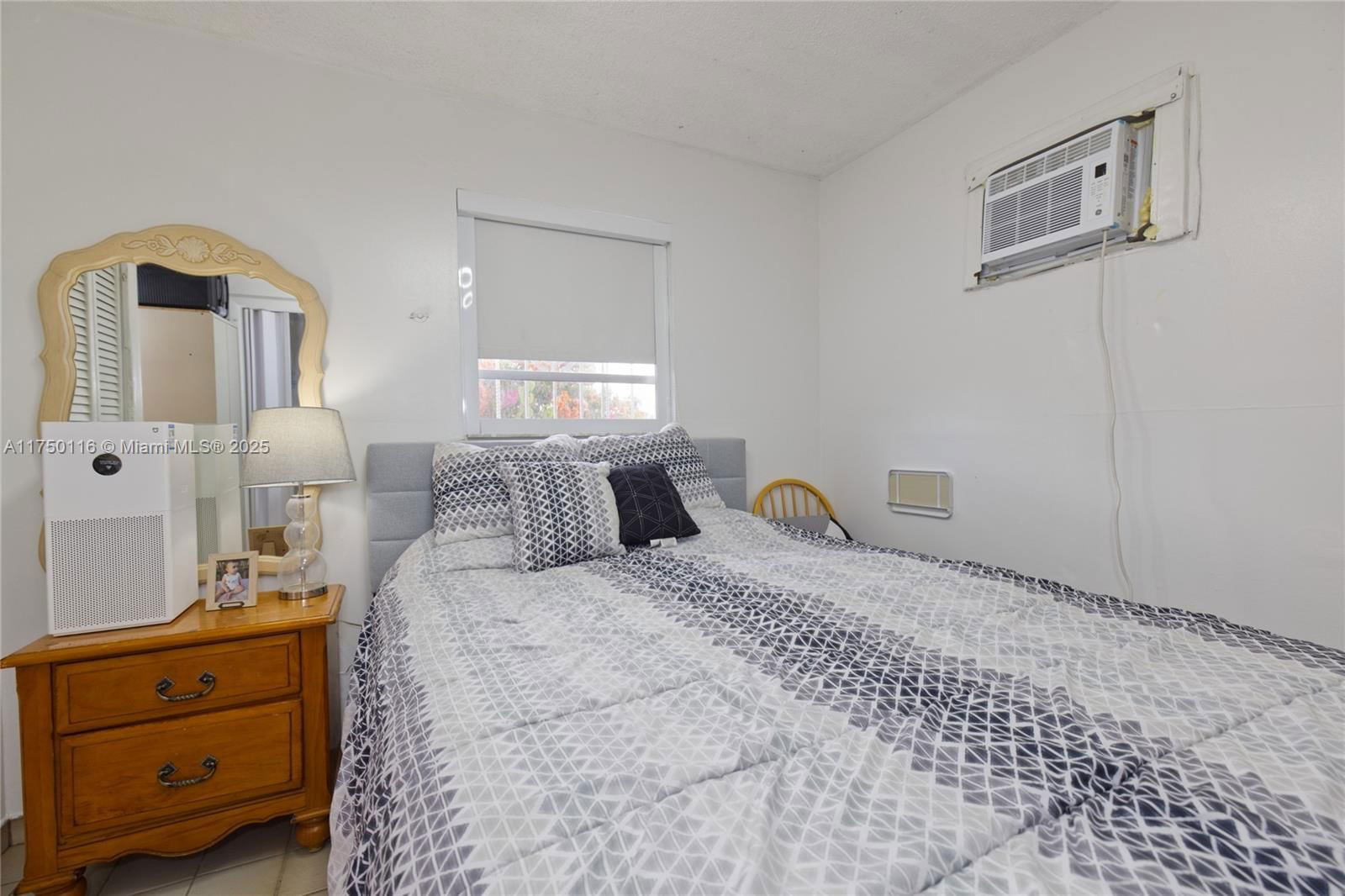 Real estate property located at 10745 Westwood Lake Dr, Miami-dade, Westwood Lake 10th Addn, Miami, FL
