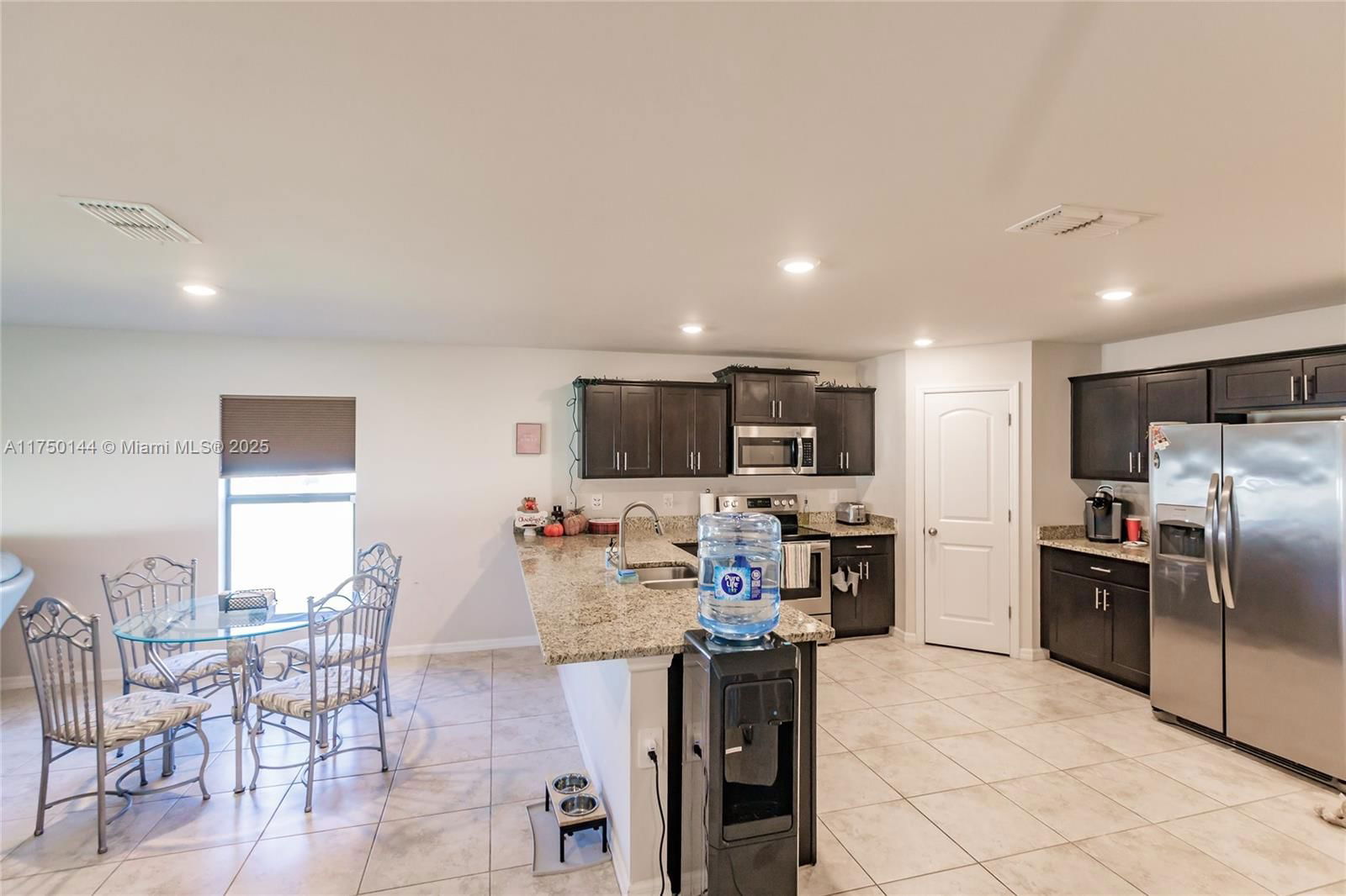 Real estate property located at 2705 5th Ter, Lee, Cape Coral, Cape Coral, FL