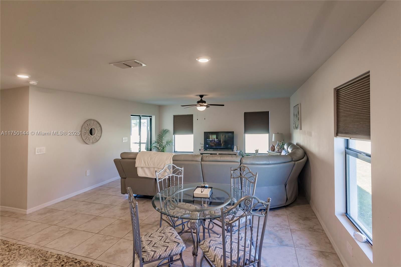 Real estate property located at 2705 5th Ter, Lee, Cape Coral, Cape Coral, FL