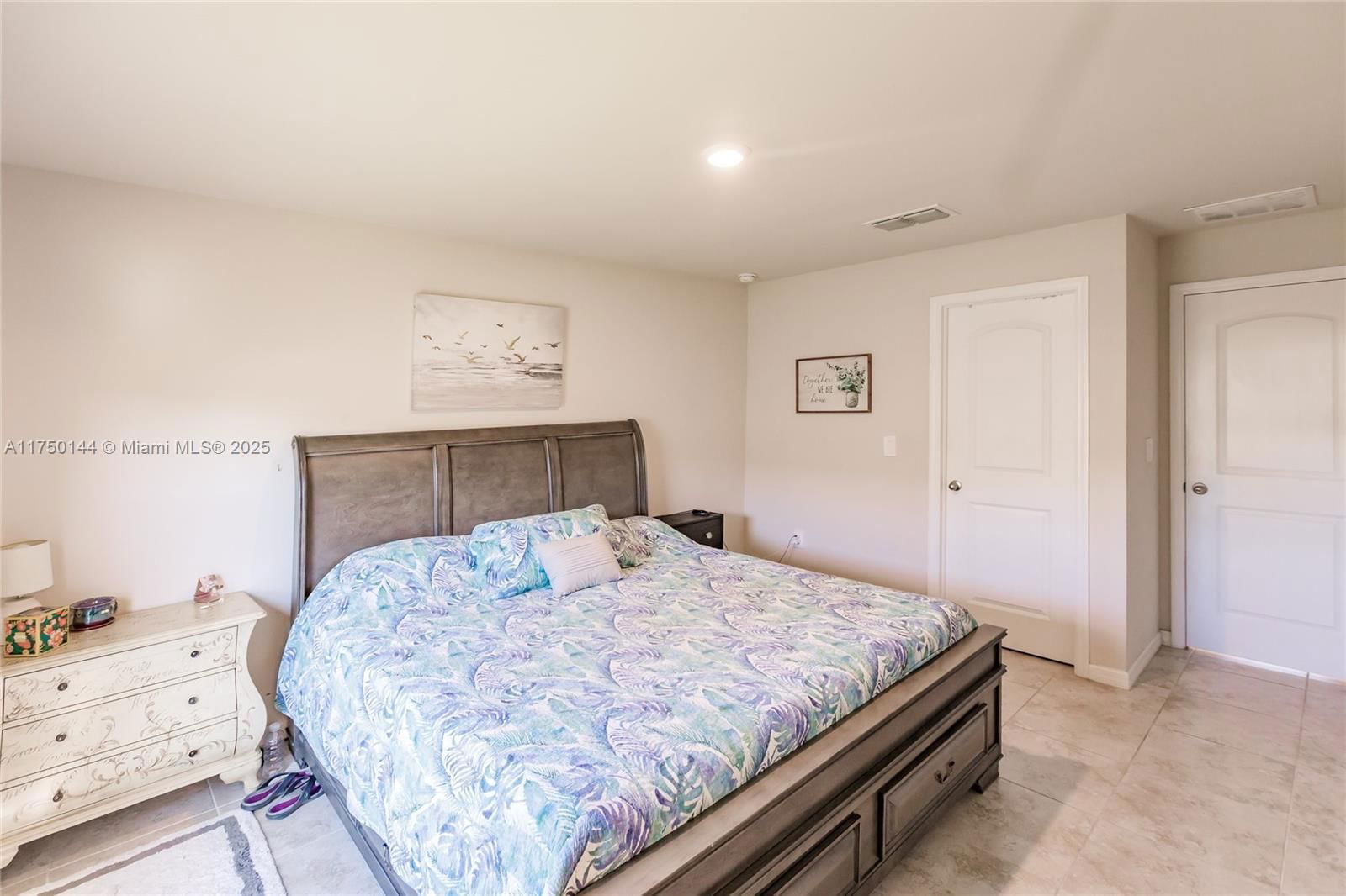 Real estate property located at 2705 5th Ter, Lee, Cape Coral, Cape Coral, FL