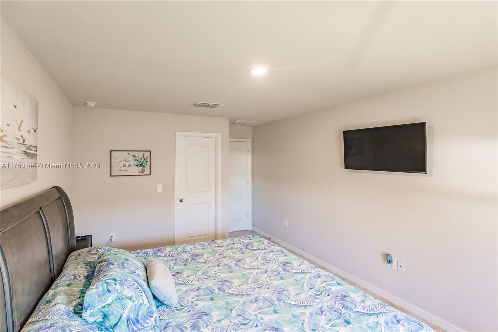 Real estate property located at 2705 5th Ter, Lee, Cape Coral, Cape Coral, FL