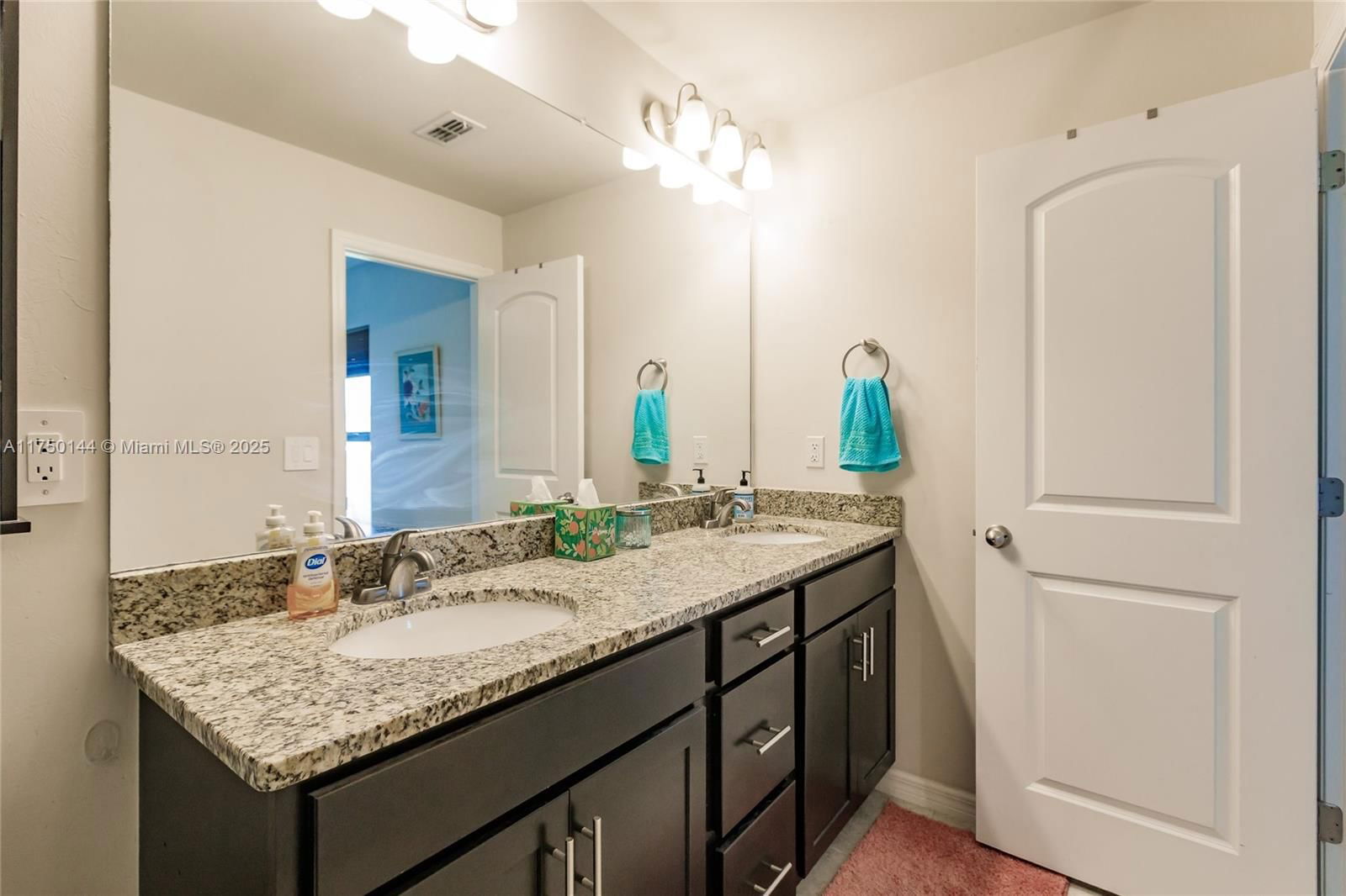 Real estate property located at 2705 5th Ter, Lee, Cape Coral, Cape Coral, FL
