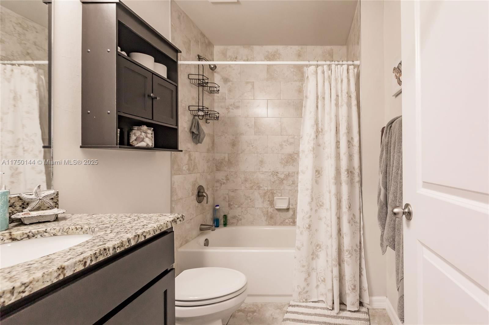 Real estate property located at 2705 5th Ter, Lee, Cape Coral, Cape Coral, FL