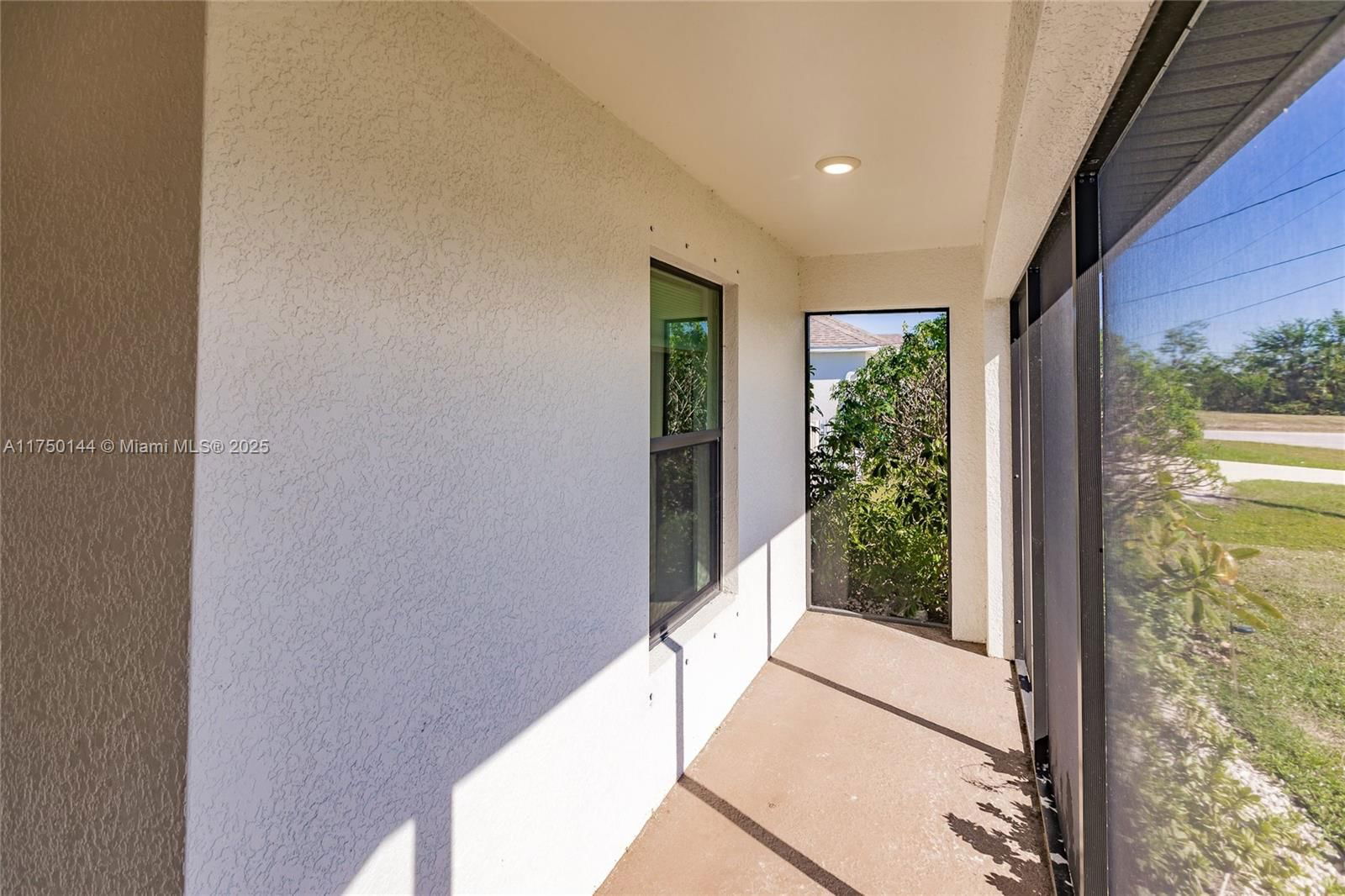 Real estate property located at 2705 5th Ter, Lee, Cape Coral, Cape Coral, FL