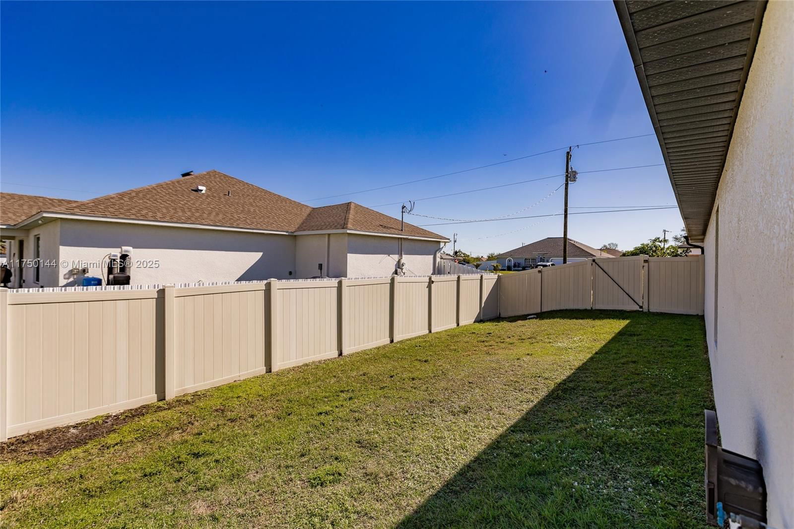 Real estate property located at 2705 5th Ter, Lee, Cape Coral, Cape Coral, FL