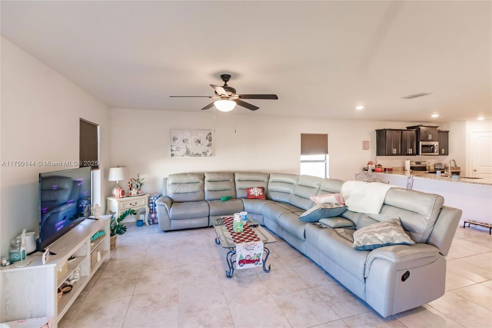 Real estate property located at 2705 5th Ter, Lee, Cape Coral, Cape Coral, FL