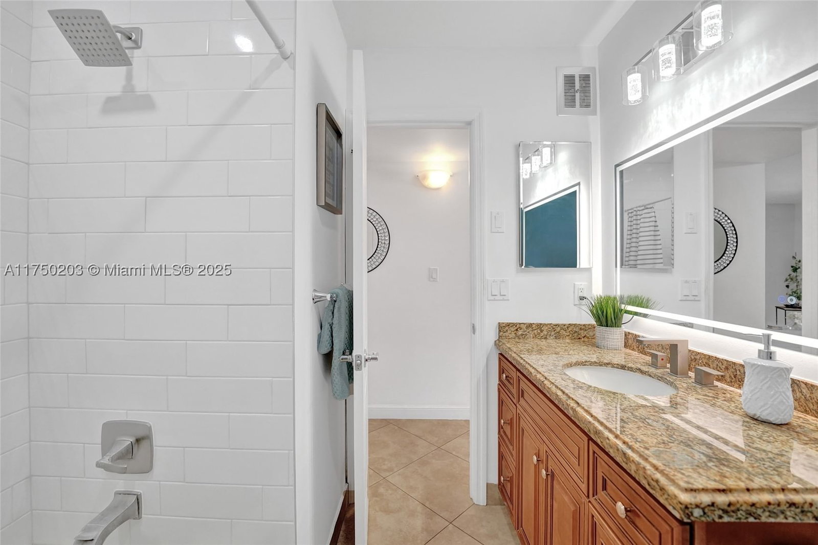 Real estate property located at 5300 Washington St I203, Broward, Beverly Hills Condo, Hollywood, FL