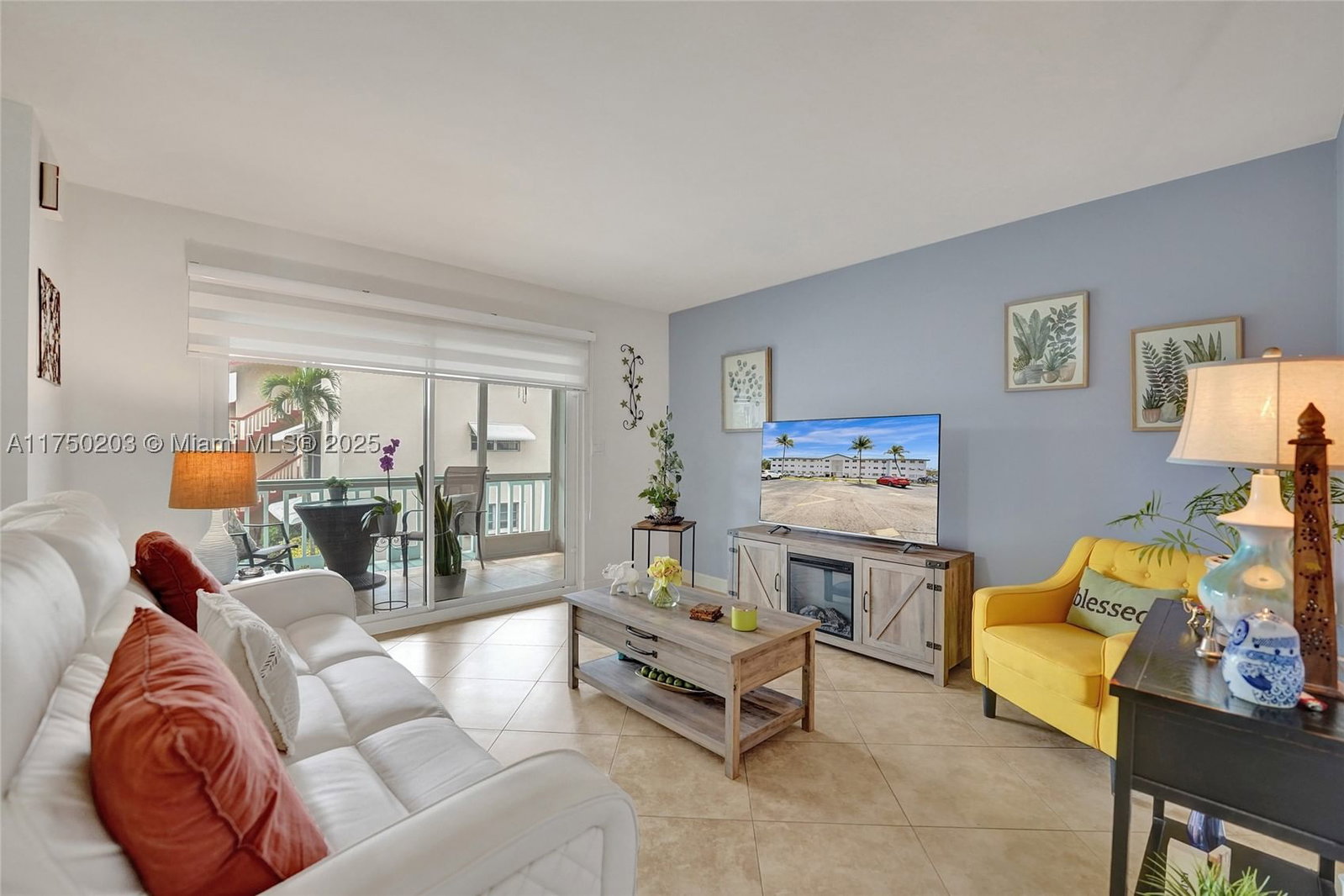 Real estate property located at 5300 Washington St I203, Broward, Beverly Hills Condo, Hollywood, FL