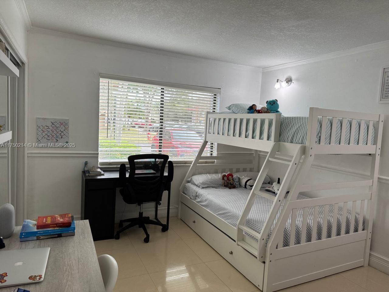 Real estate property located at 435 Lakeview Dr #104, Broward, Racquet Club Apartments A, Weston, FL