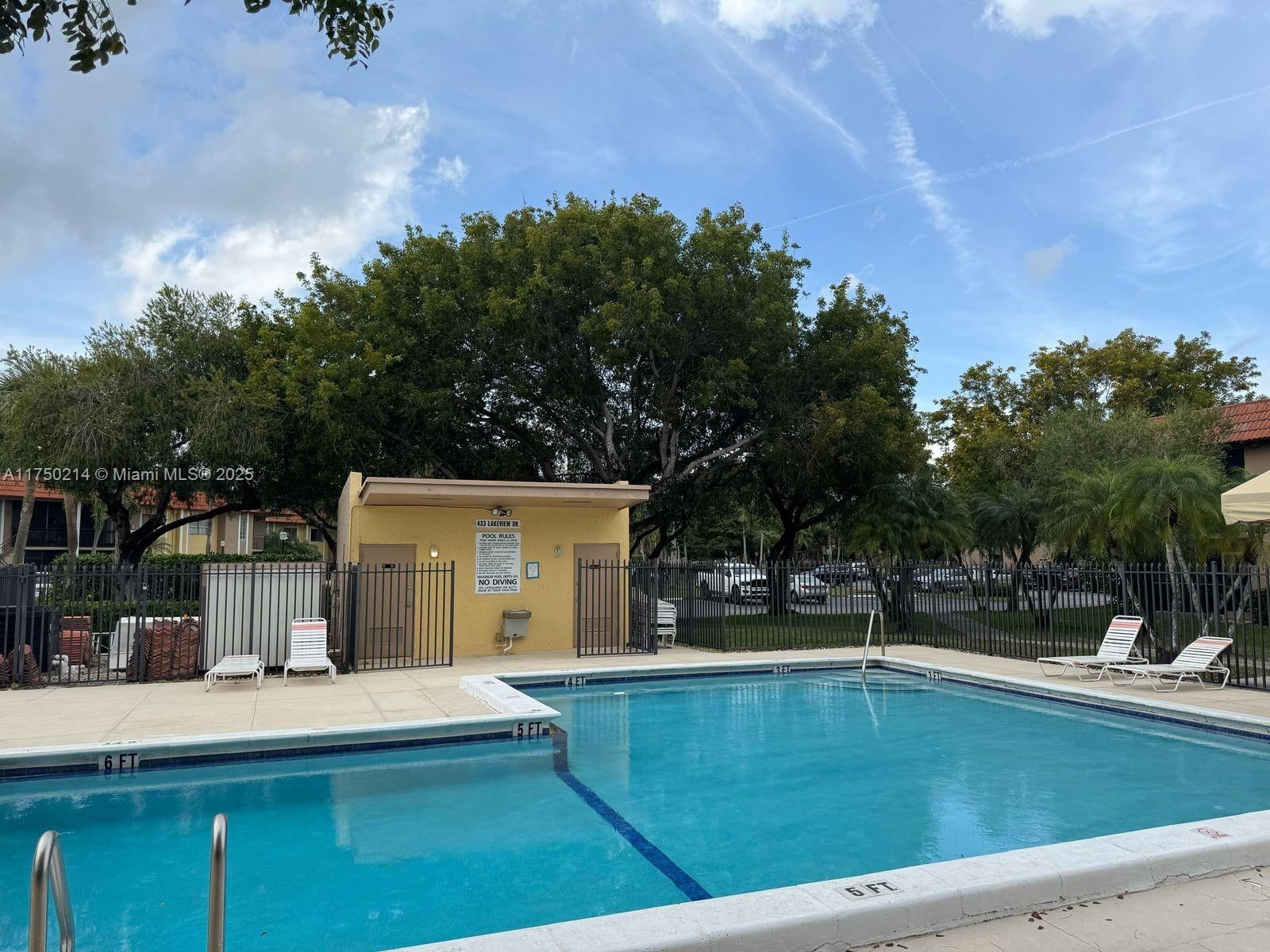 Real estate property located at 435 Lakeview Dr #104, Broward, Racquet Club Apartments A, Weston, FL