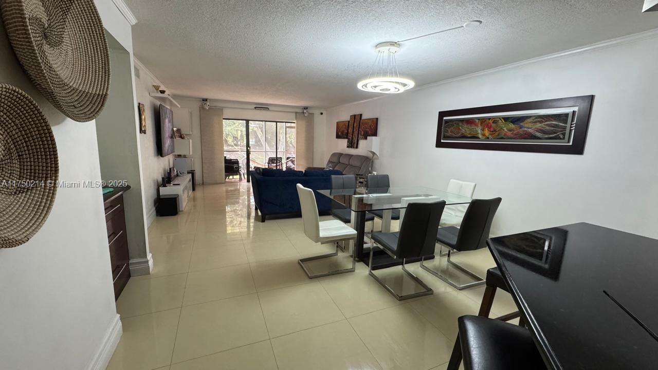 Real estate property located at 435 Lakeview Dr #104, Broward, Racquet Club Apartments A, Weston, FL