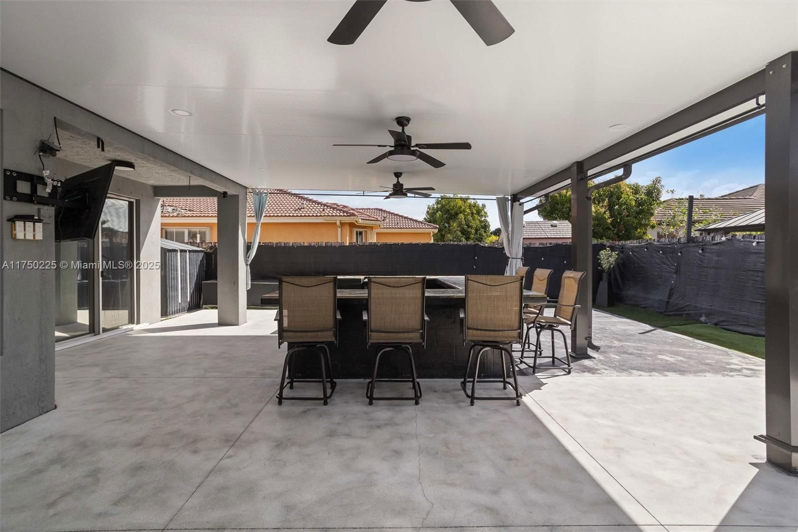 Real estate property located at 11104 242nd St, Miami-dade, Bluewaters Subdivision, Homestead, FL