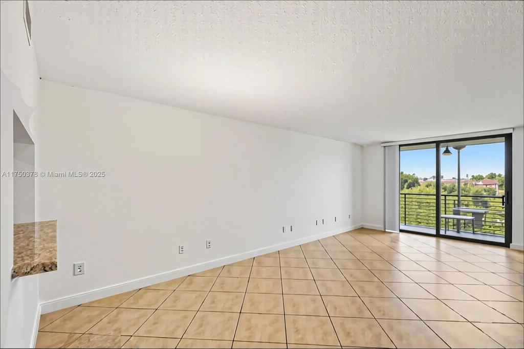 Real estate property located at 900 Colony Point Cir #408, Broward, Colony Point 1 Condo, Pembroke Pines, FL