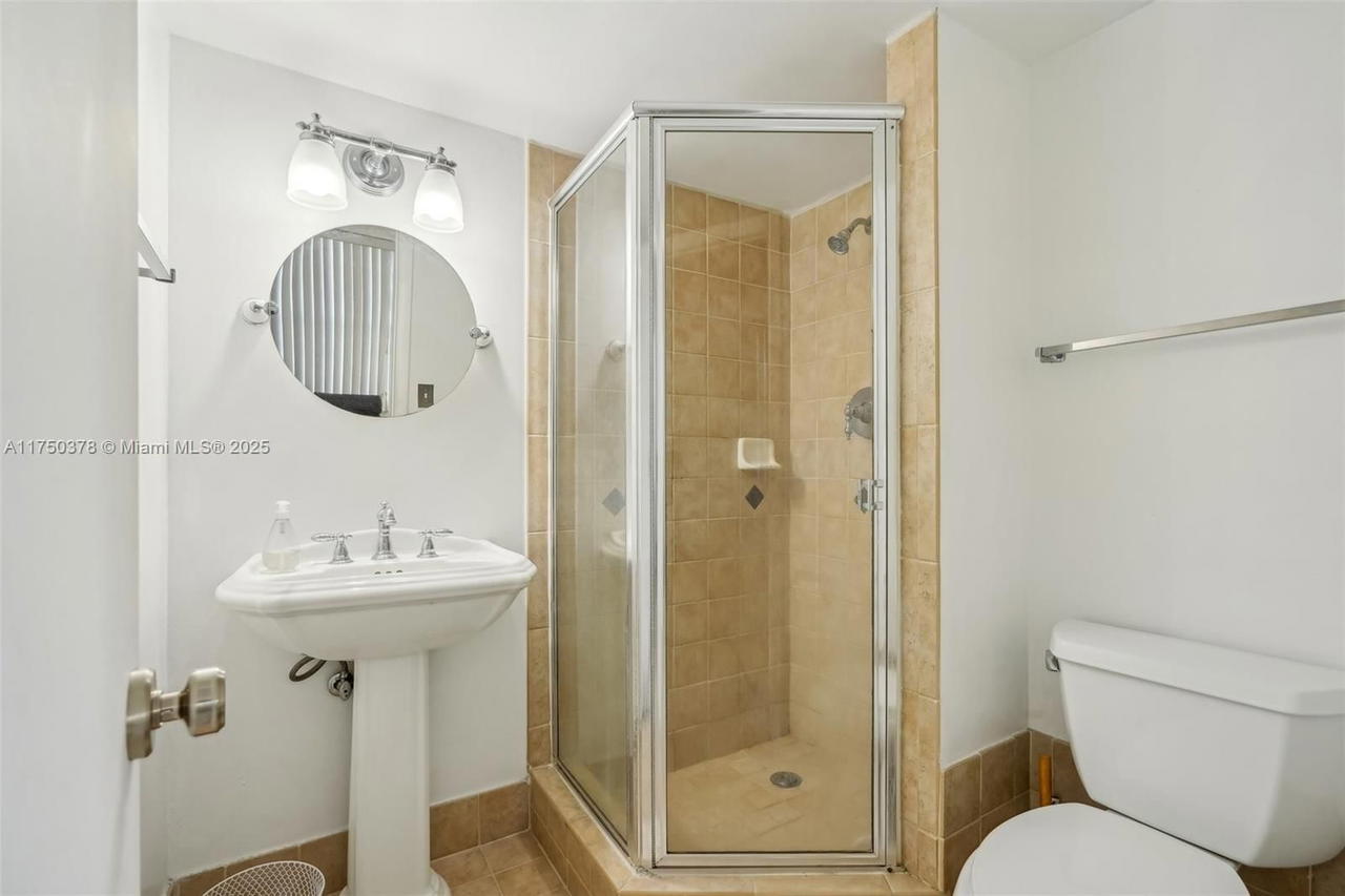 Real estate property located at 900 Colony Point Cir #408, Broward, Colony Point 1 Condo, Pembroke Pines, FL