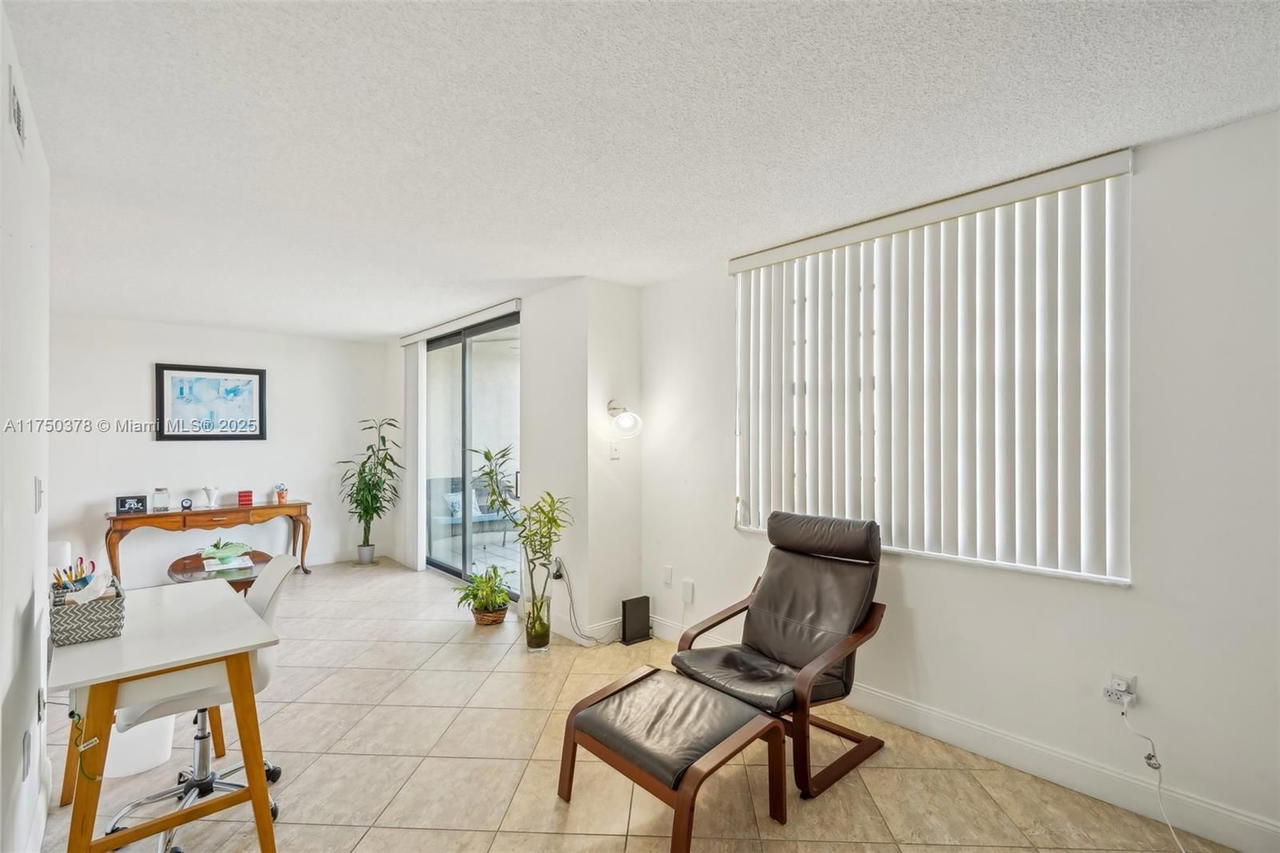 Real estate property located at 900 Colony Point Cir #408, Broward, Colony Point 1 Condo, Pembroke Pines, FL