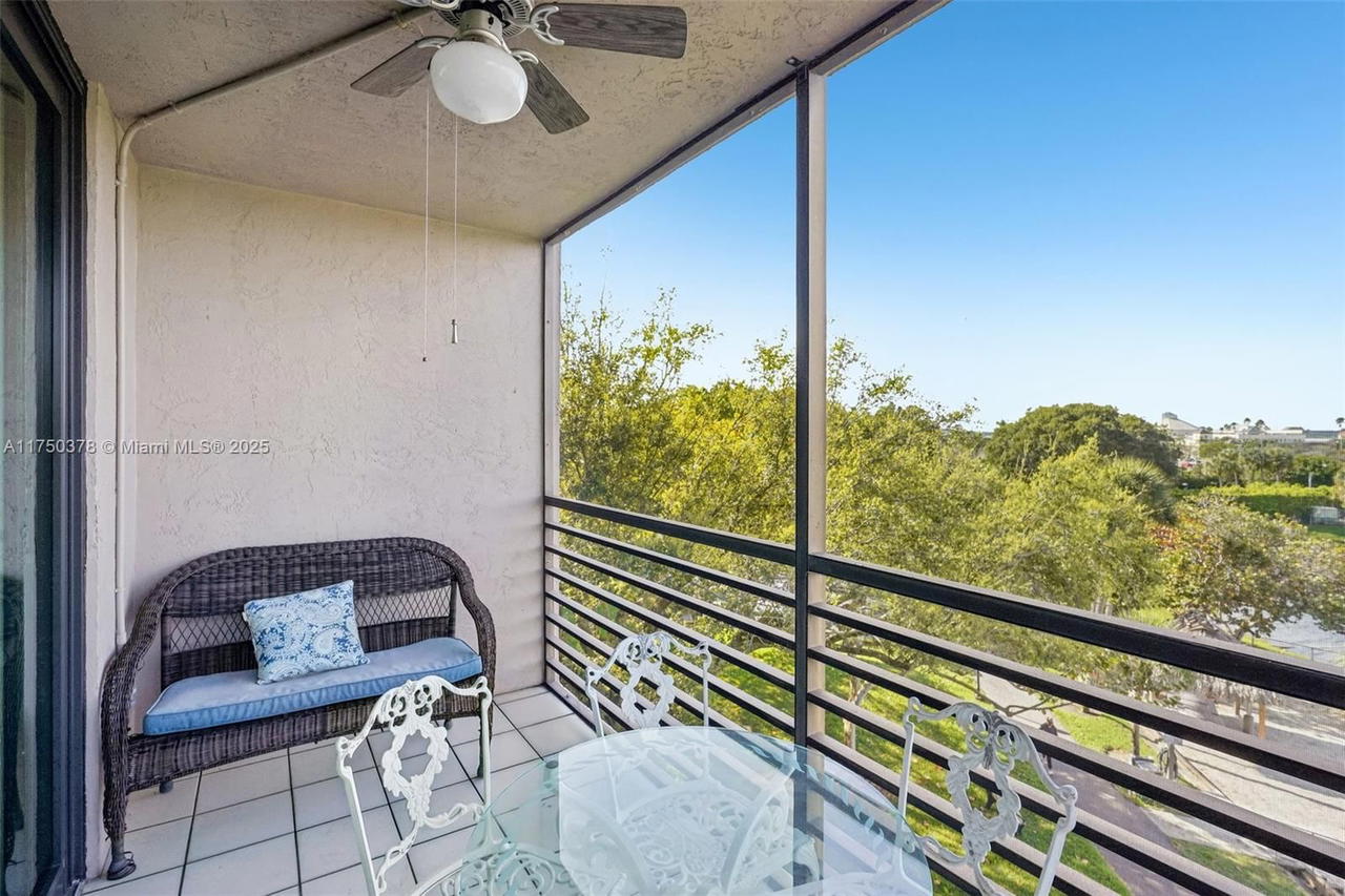 Real estate property located at 900 Colony Point Cir #408, Broward, Colony Point 1 Condo, Pembroke Pines, FL