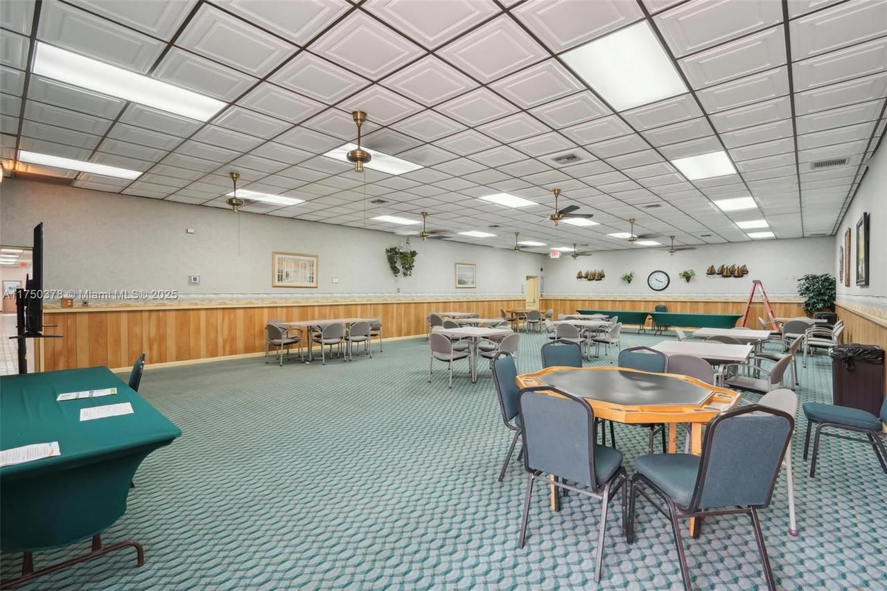 Real estate property located at 900 Colony Point Cir #408, Broward, Colony Point 1 Condo, Pembroke Pines, FL