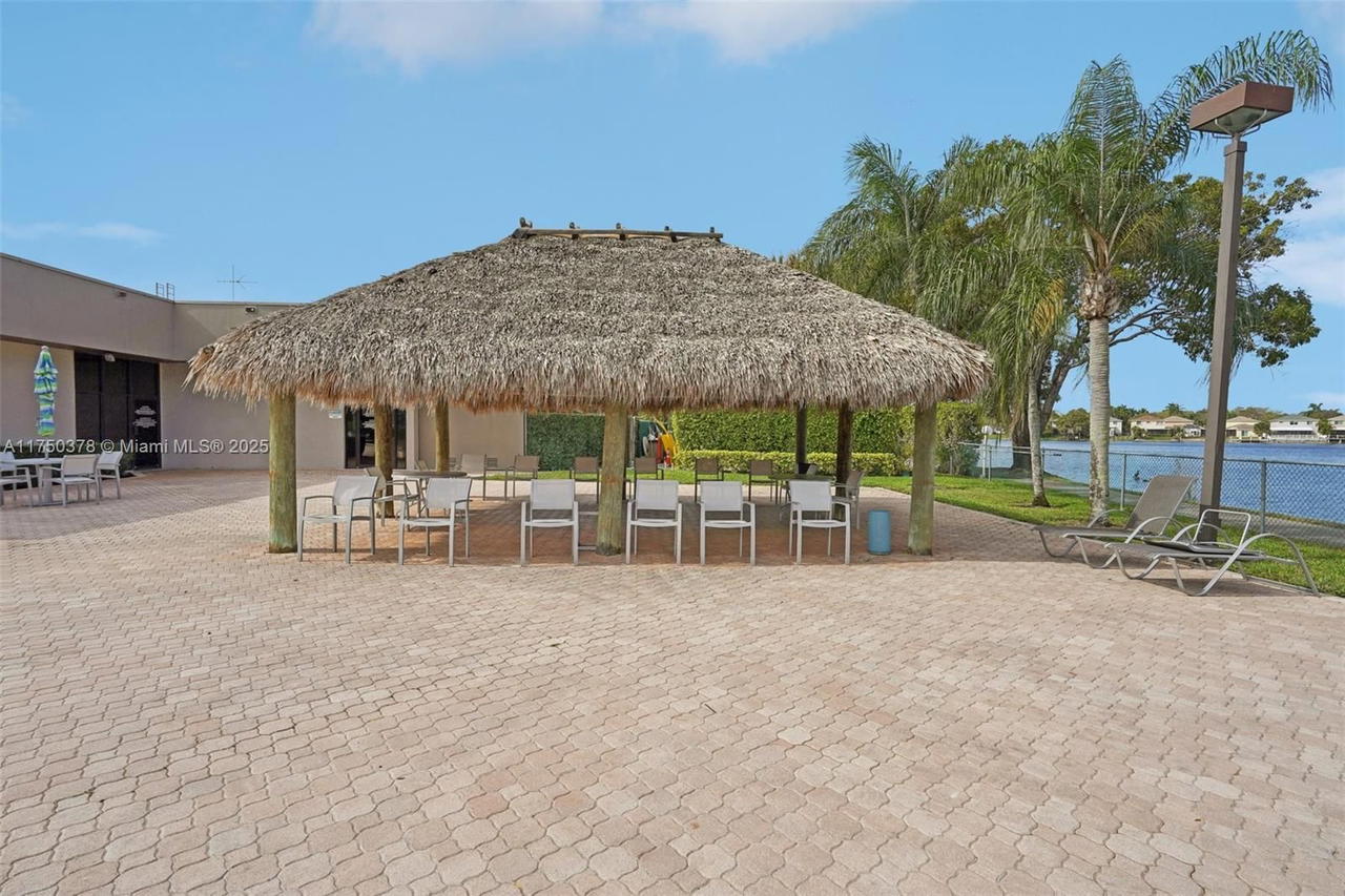 Real estate property located at 900 Colony Point Cir #408, Broward, Colony Point 1 Condo, Pembroke Pines, FL