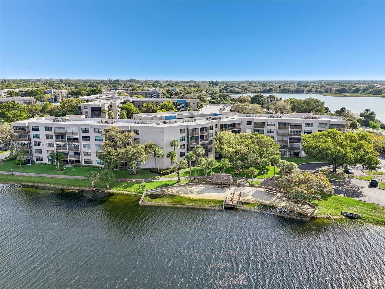 Real estate property located at 900 Colony Point Cir #408, Broward, Colony Point 1 Condo, Pembroke Pines, FL
