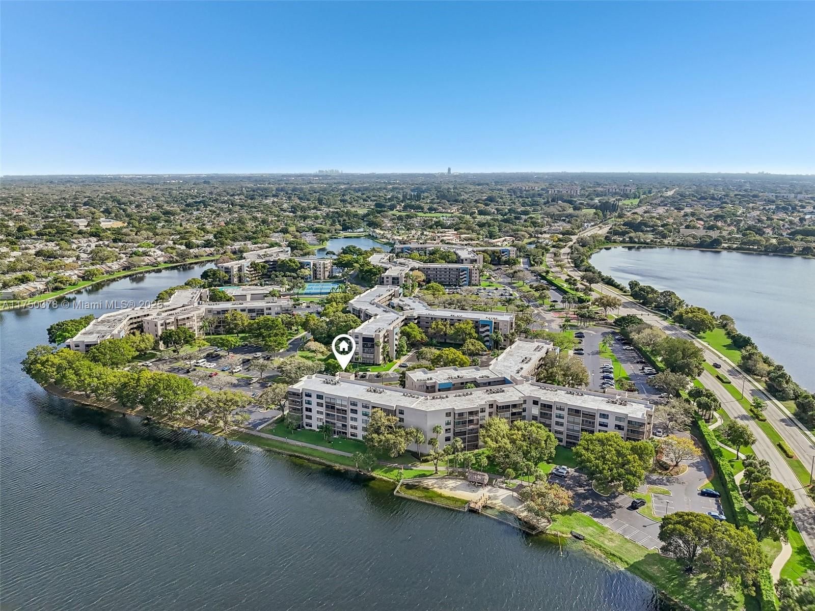 Real estate property located at 900 Colony Point Cir #408, Broward, Colony Point 1 Condo, Pembroke Pines, FL