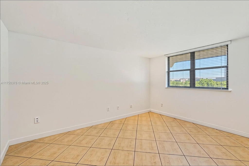 Real estate property located at 900 Colony Point Cir #408, Broward, Colony Point 1 Condo, Pembroke Pines, FL