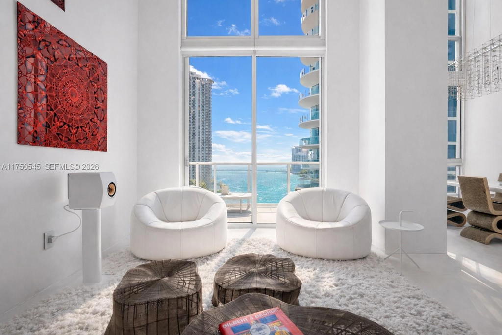 Real estate property located at 300 Biscayne Blvd L-1012, Miami-dade, Met 1 Condo, Miami, FL