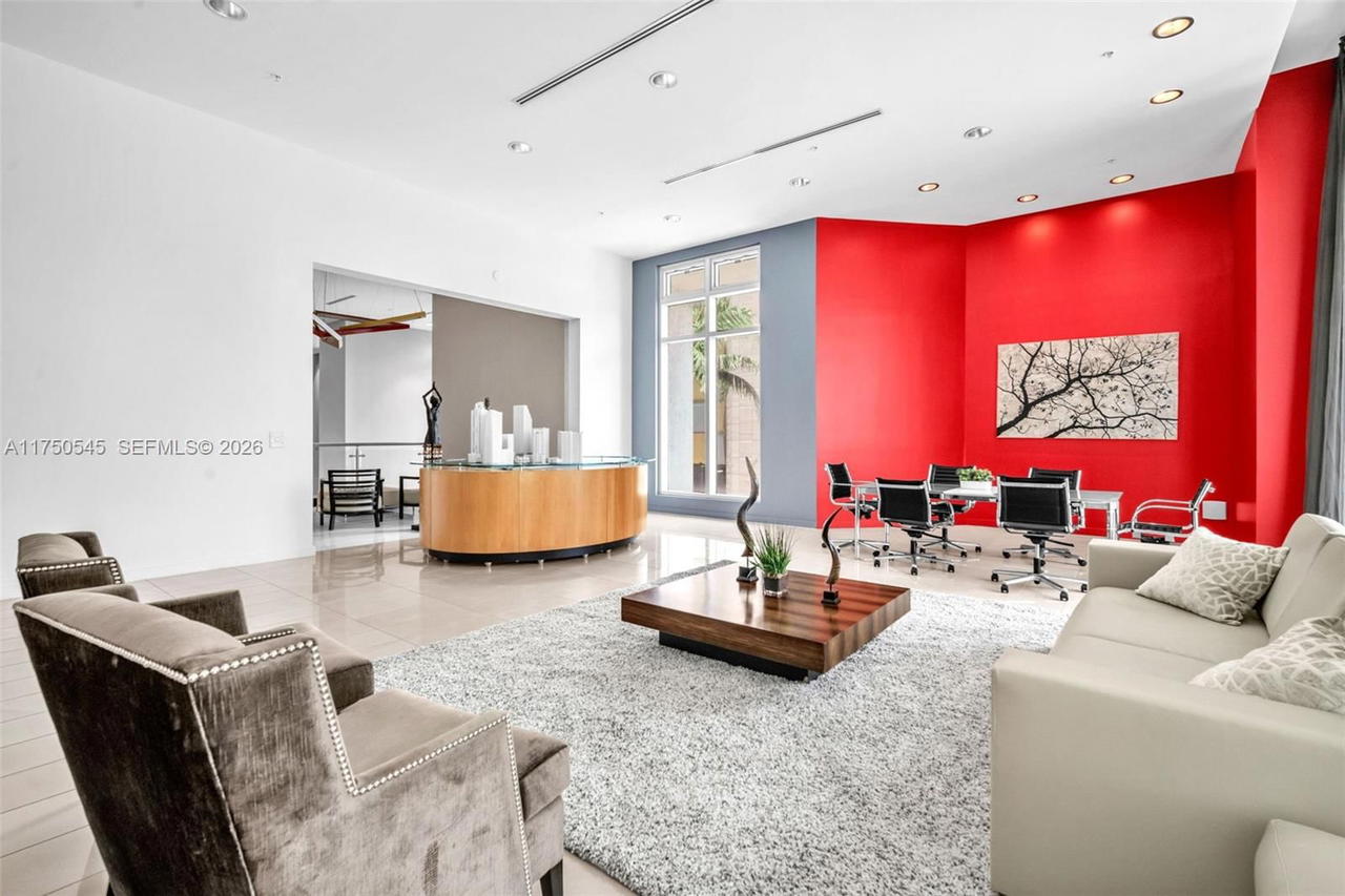 Real estate property located at 300 Biscayne Blvd L-1012, Miami-dade, Met 1 Condo, Miami, FL