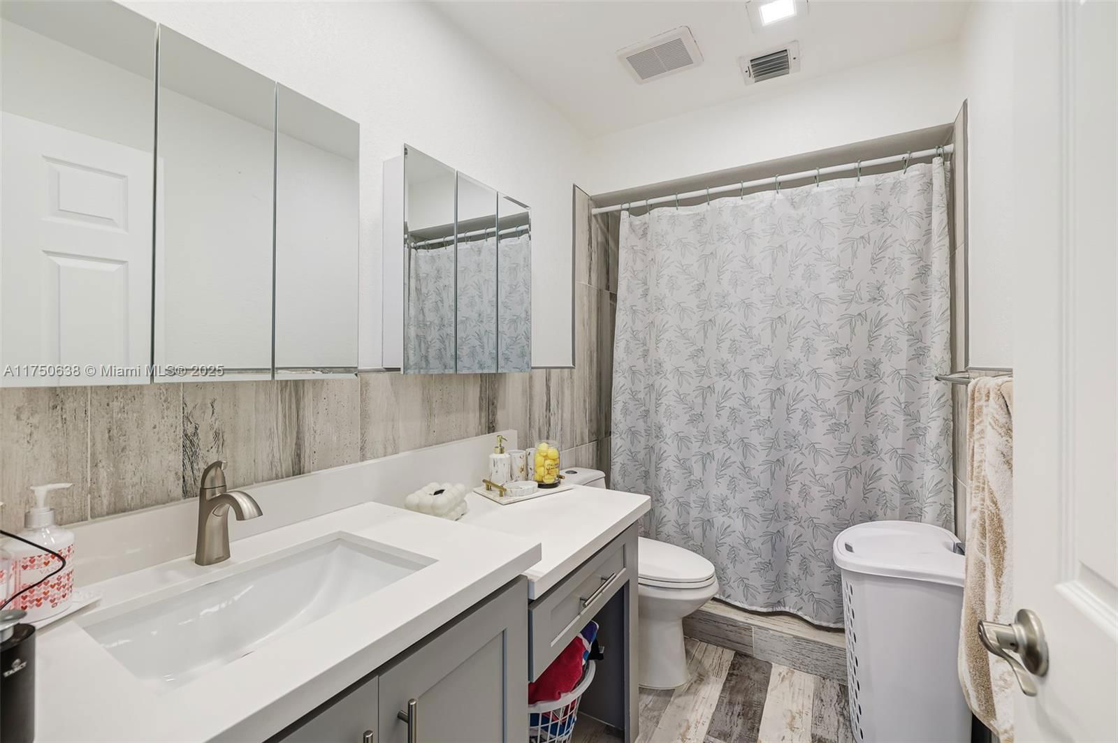 Real estate property located at 13781 147th Cir Ln #2-17, Miami-dade, Vilg Homes Country Walk C, Miami, FL