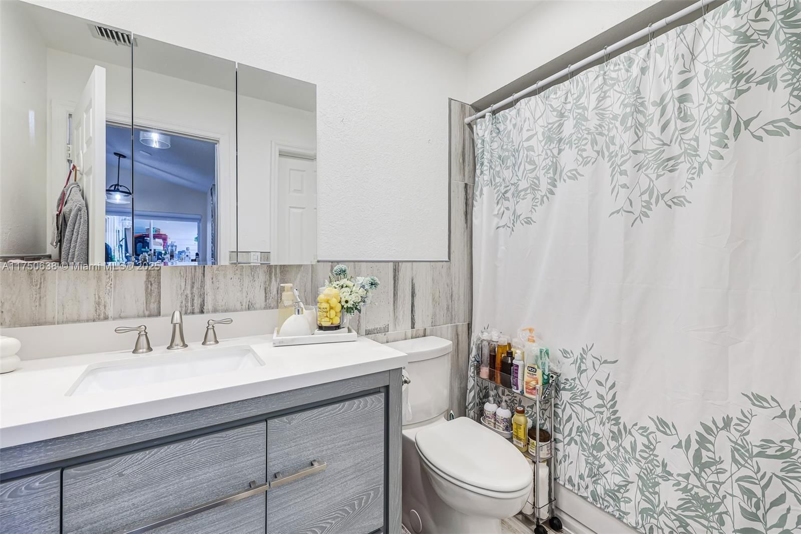 Real estate property located at 13781 147th Cir Ln #2-17, Miami-dade, Vilg Homes Country Walk C, Miami, FL