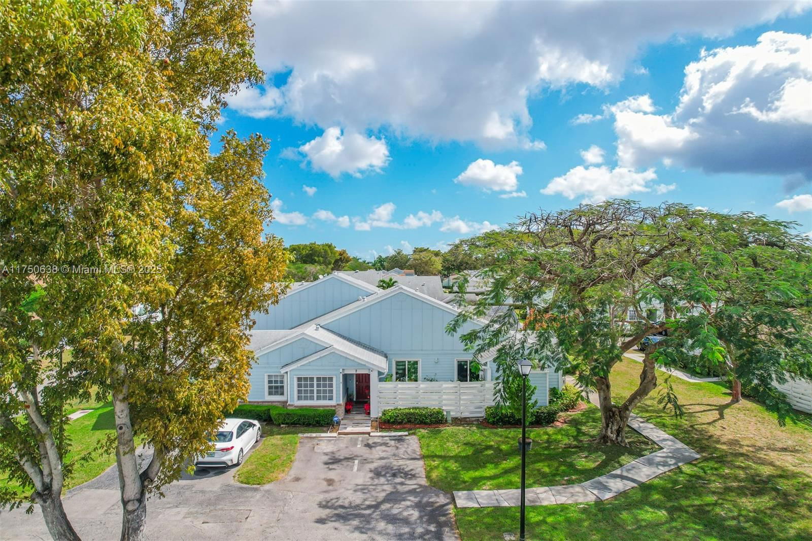 Real estate property located at 13781 147th Cir Ln #2-17, Miami-dade, Vilg Homes Country Walk C, Miami, FL