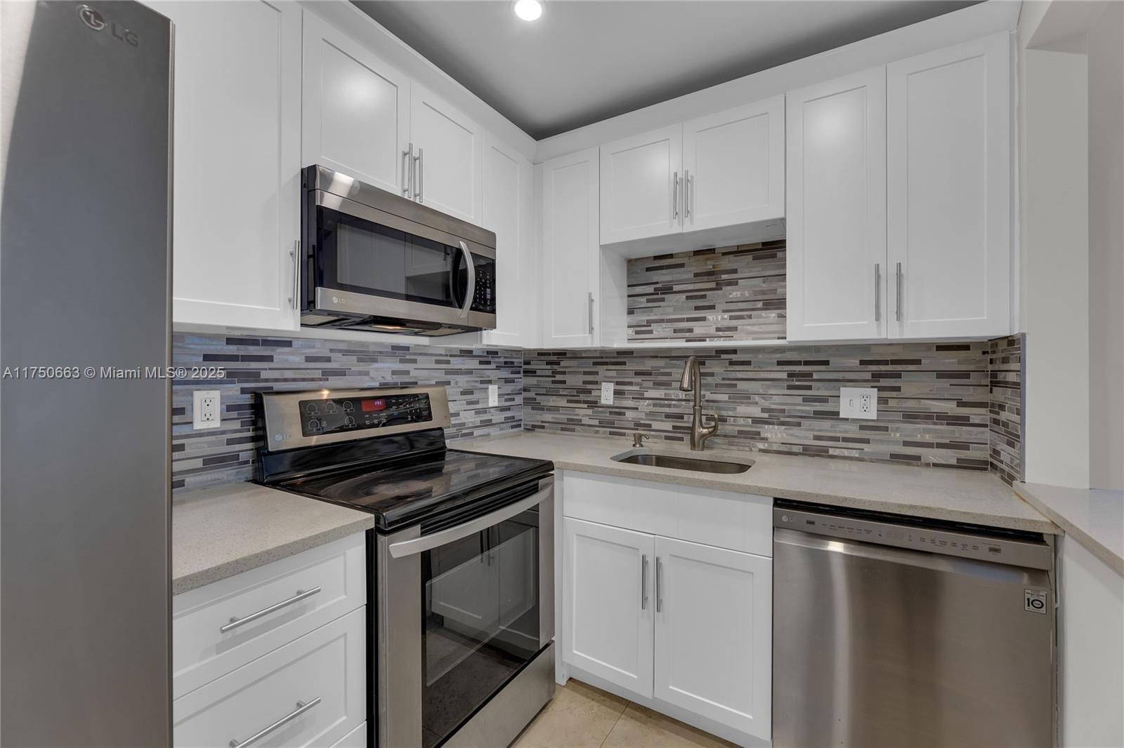 Real estate property located at 101 Mcnab Rd #210, Broward, Barcelona Gardens Condo B, Pompano Beach, FL