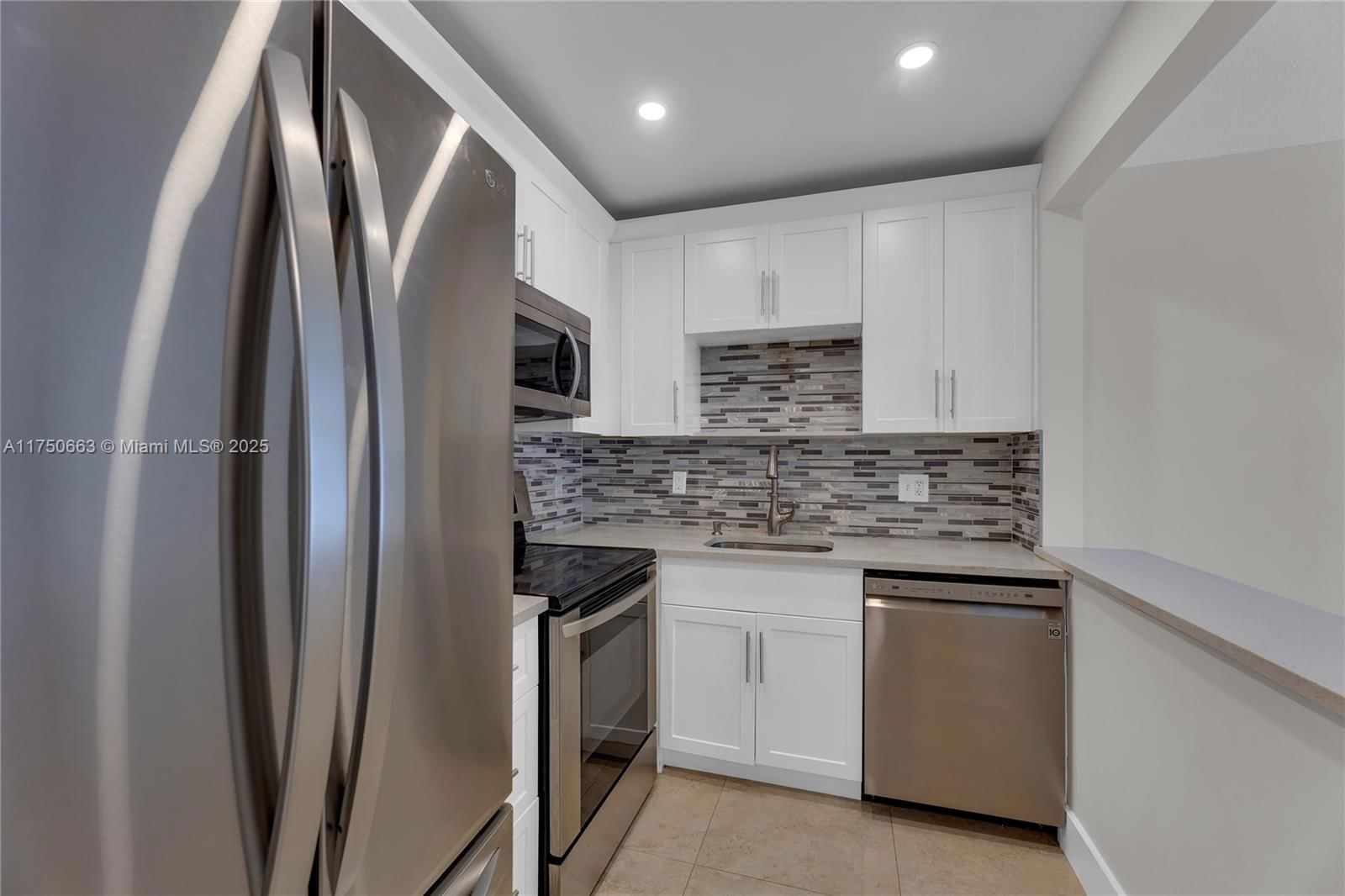 Real estate property located at 101 Mcnab Rd #210, Broward, Barcelona Gardens Condo B, Pompano Beach, FL