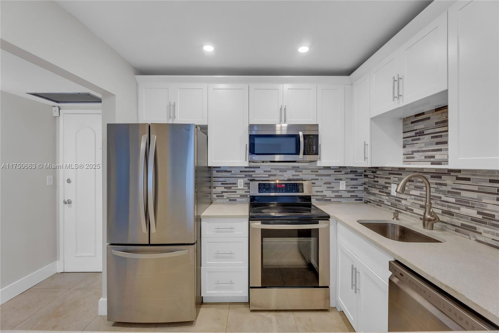 Real estate property located at 101 Mcnab Rd #210, Broward, Barcelona Gardens Condo B, Pompano Beach, FL