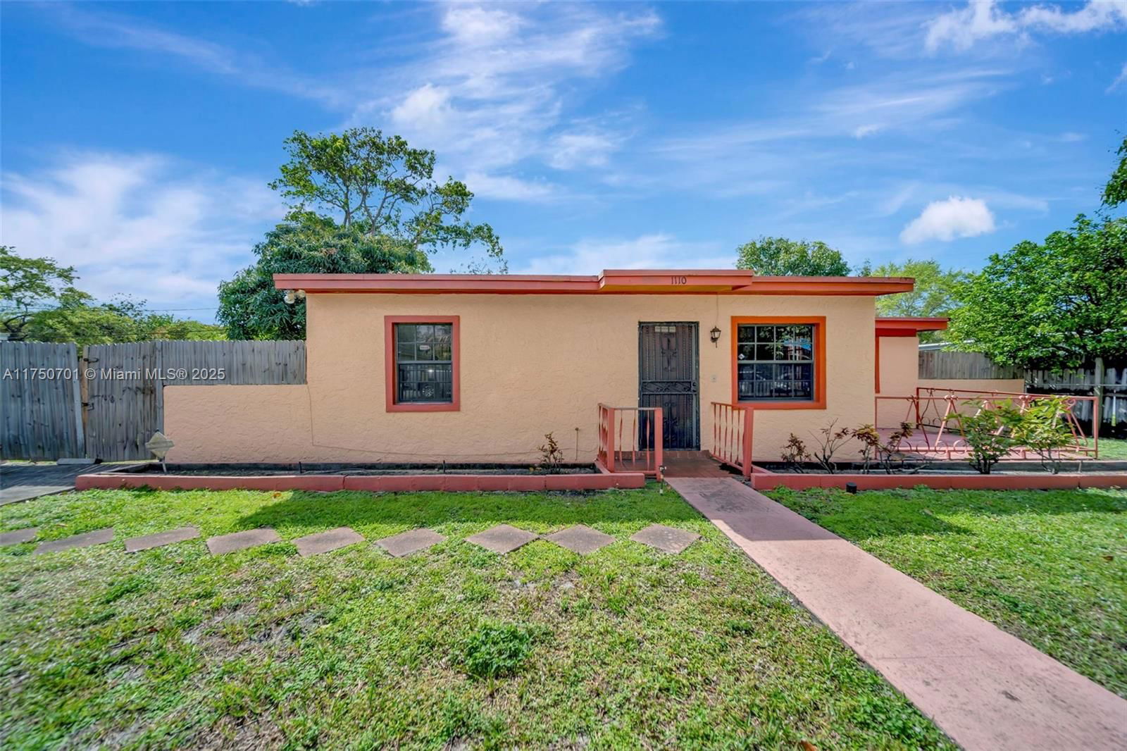 Real estate property located at 1110 140th St, Miami-dade, 1st Addn To Hyde Park Man, Miami, FL