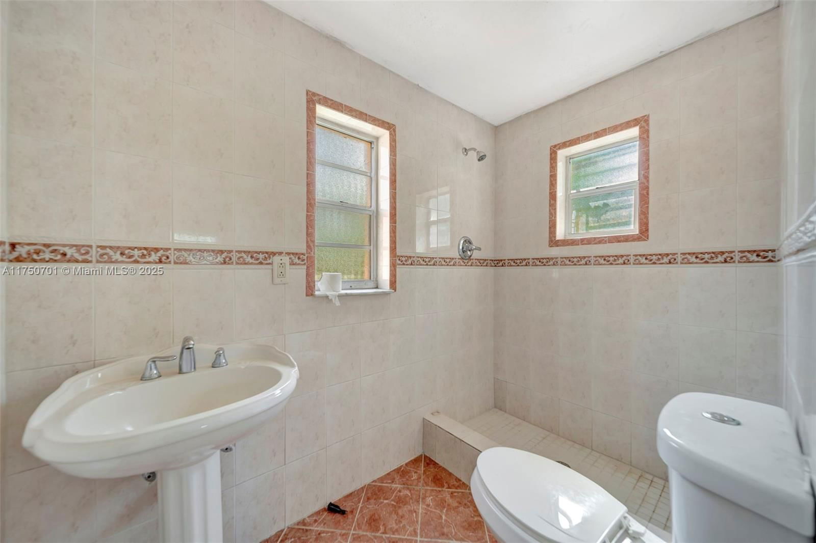 Real estate property located at 1110 140th St, Miami-dade, 1st Addn To Hyde Park Man, Miami, FL