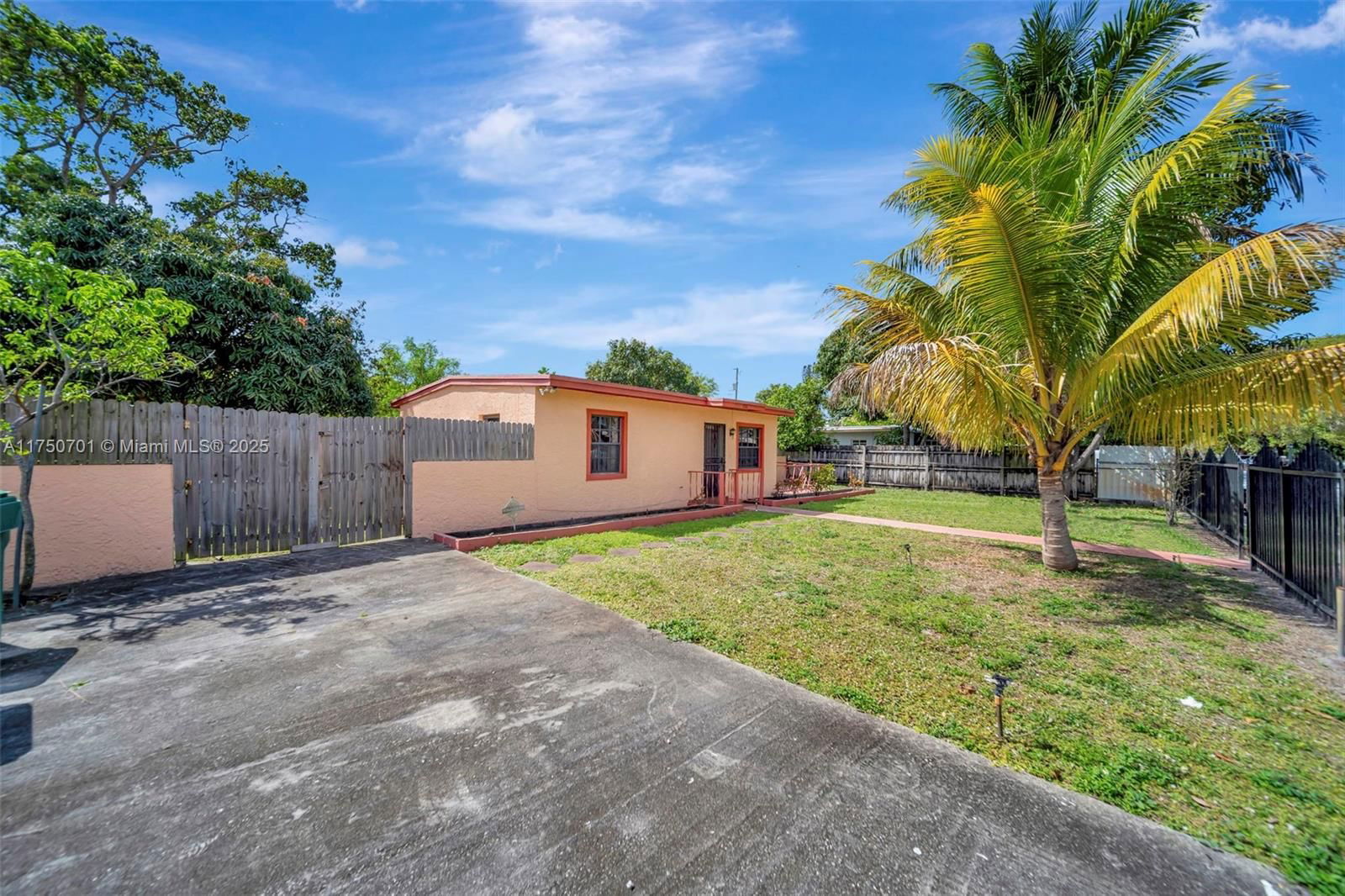 Real estate property located at 1110 140th St, Miami-dade, 1st Addn To Hyde Park Man, Miami, FL