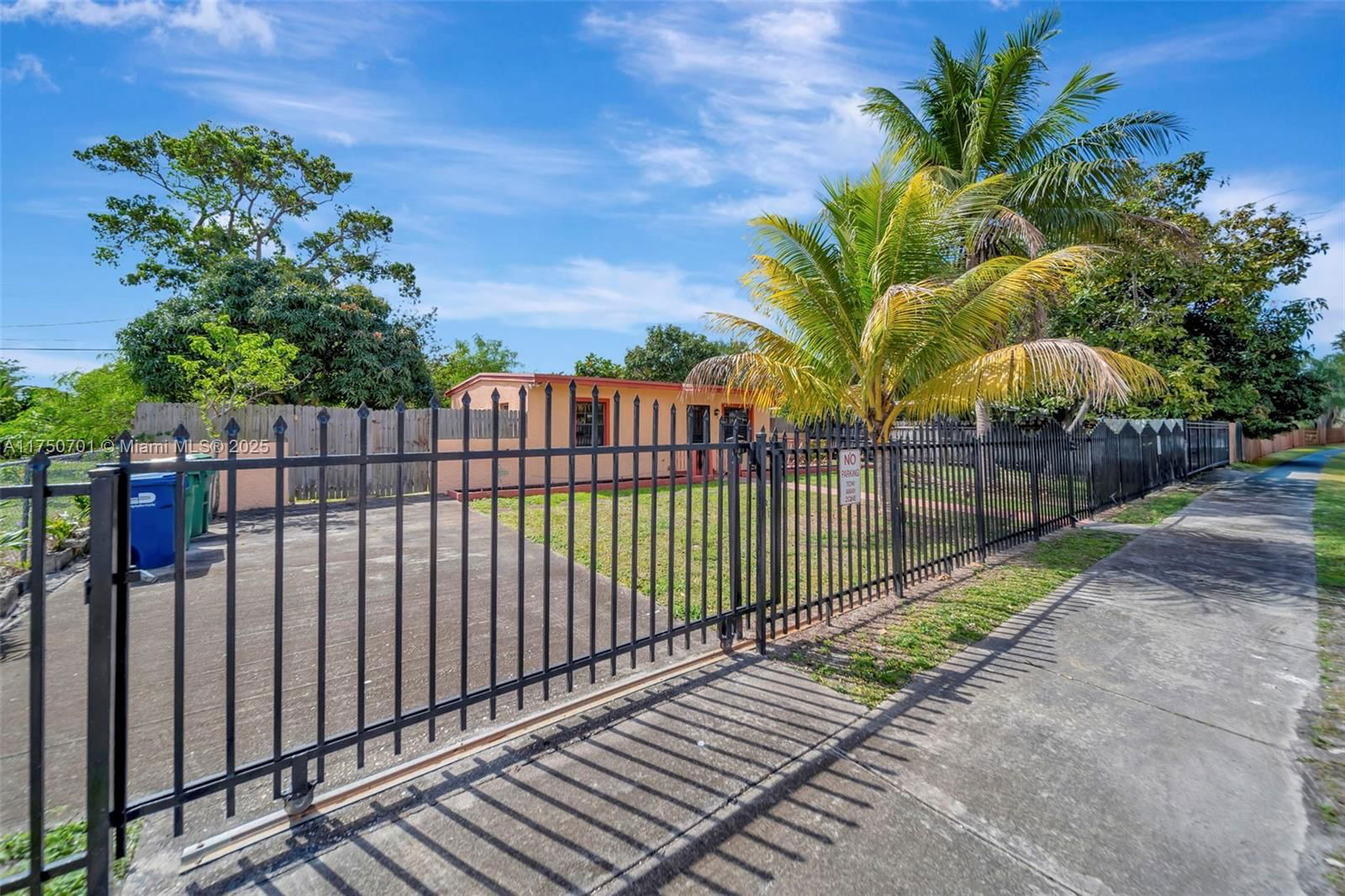 Real estate property located at 1110 140th St, Miami-dade, 1st Addn To Hyde Park Man, Miami, FL