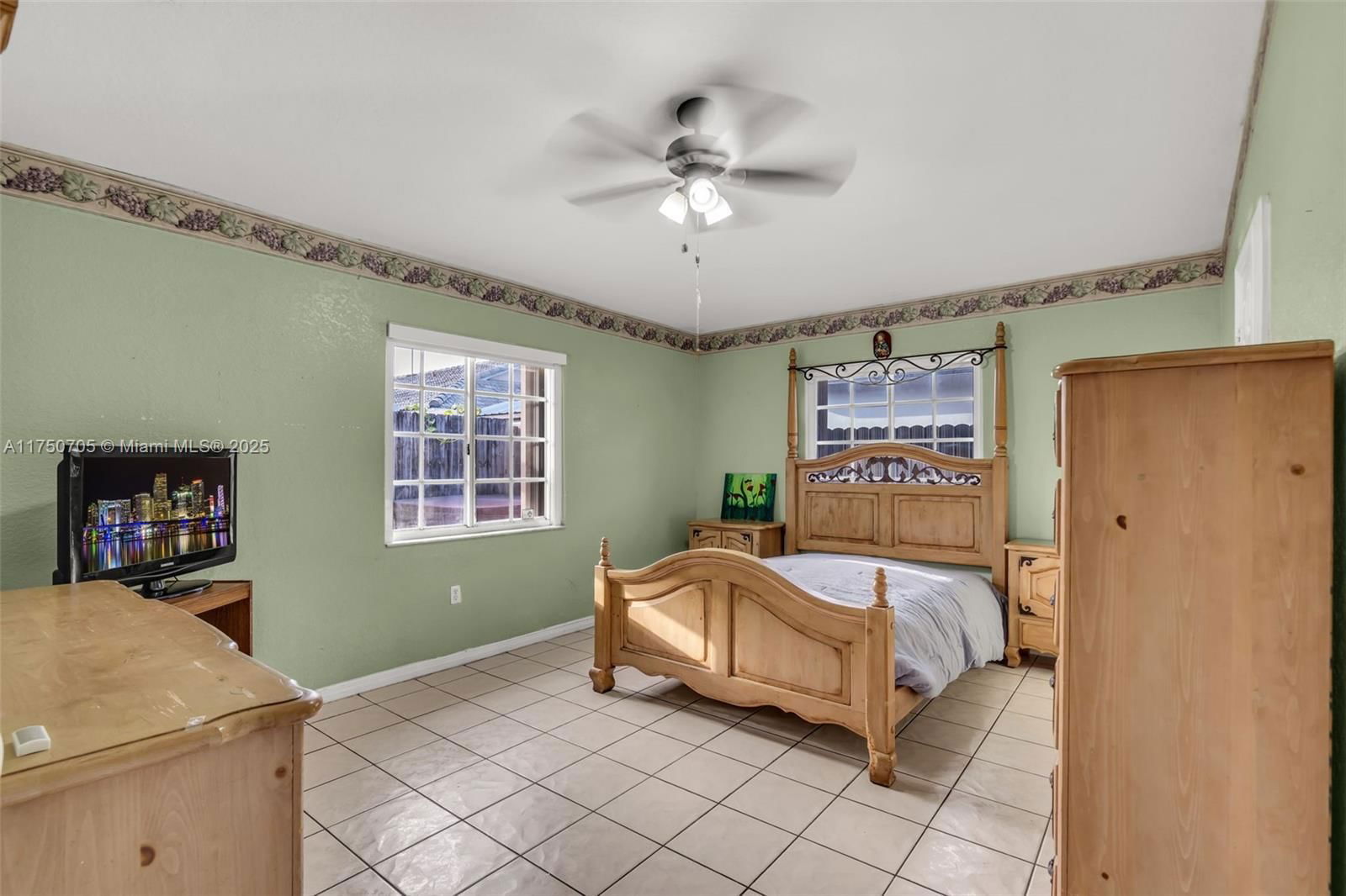 Real estate property located at 12752 98th Pl, Miami-dade, Golden Eagle Estates Sec, Hialeah Gardens, FL