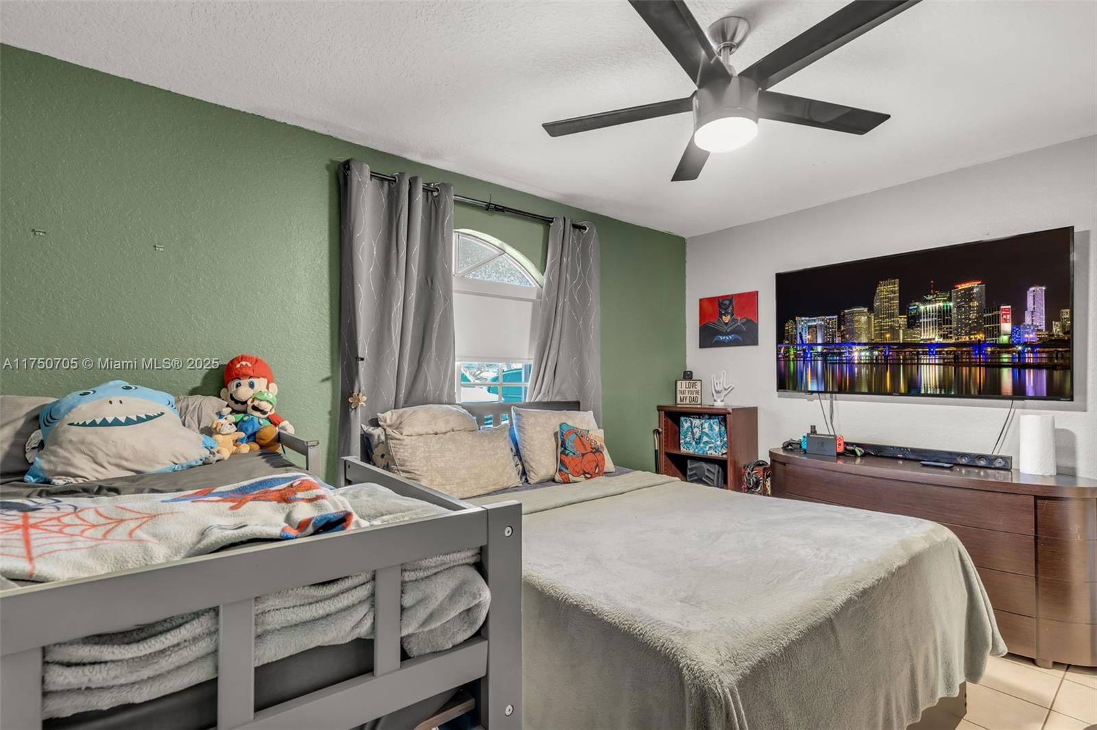 Real estate property located at 12752 98th Pl, Miami-dade, Golden Eagle Estates Sec, Hialeah Gardens, FL