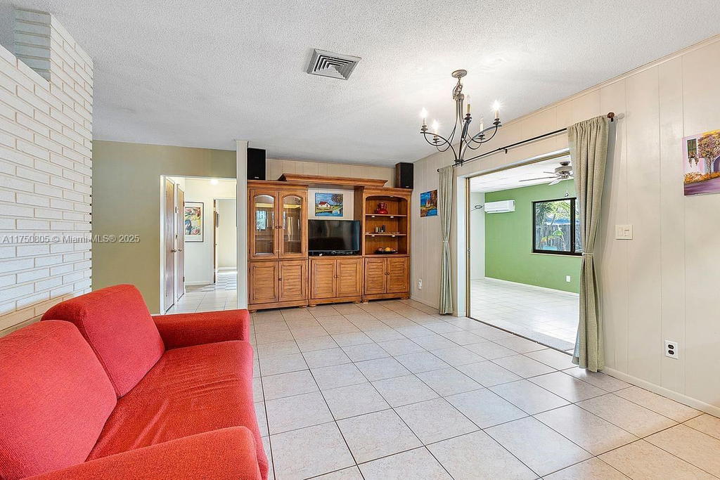 Real estate property located at 2381 34th Ave, Broward, Riverland Village Sec 1-r, Fort Lauderdale, FL