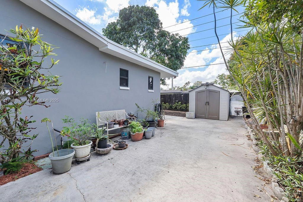 Real estate property located at 2381 34th Ave, Broward, Riverland Village Sec 1-r, Fort Lauderdale, FL