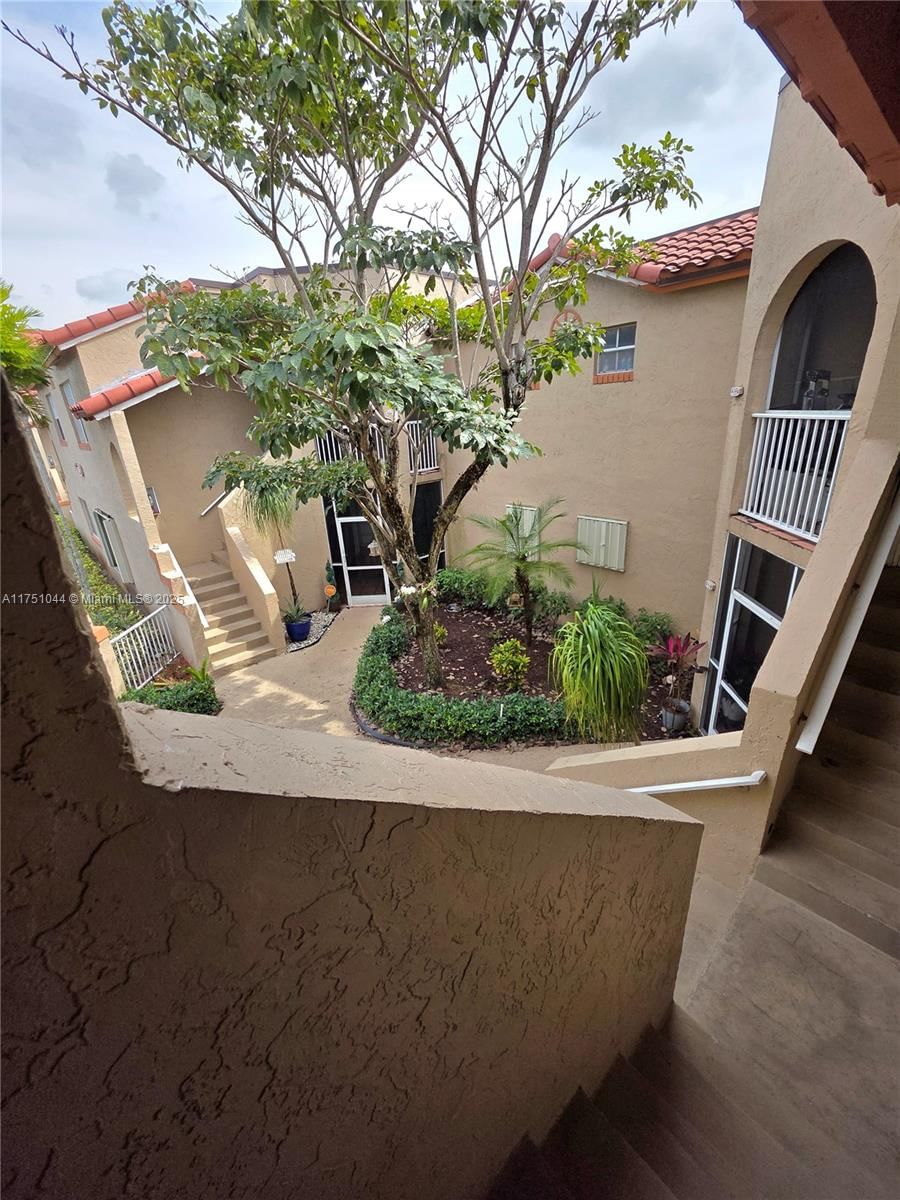 Real estate property located at 365 86th Ave #201, Broward, Windmill Lakes Iii Condo, Pembroke Pines, FL