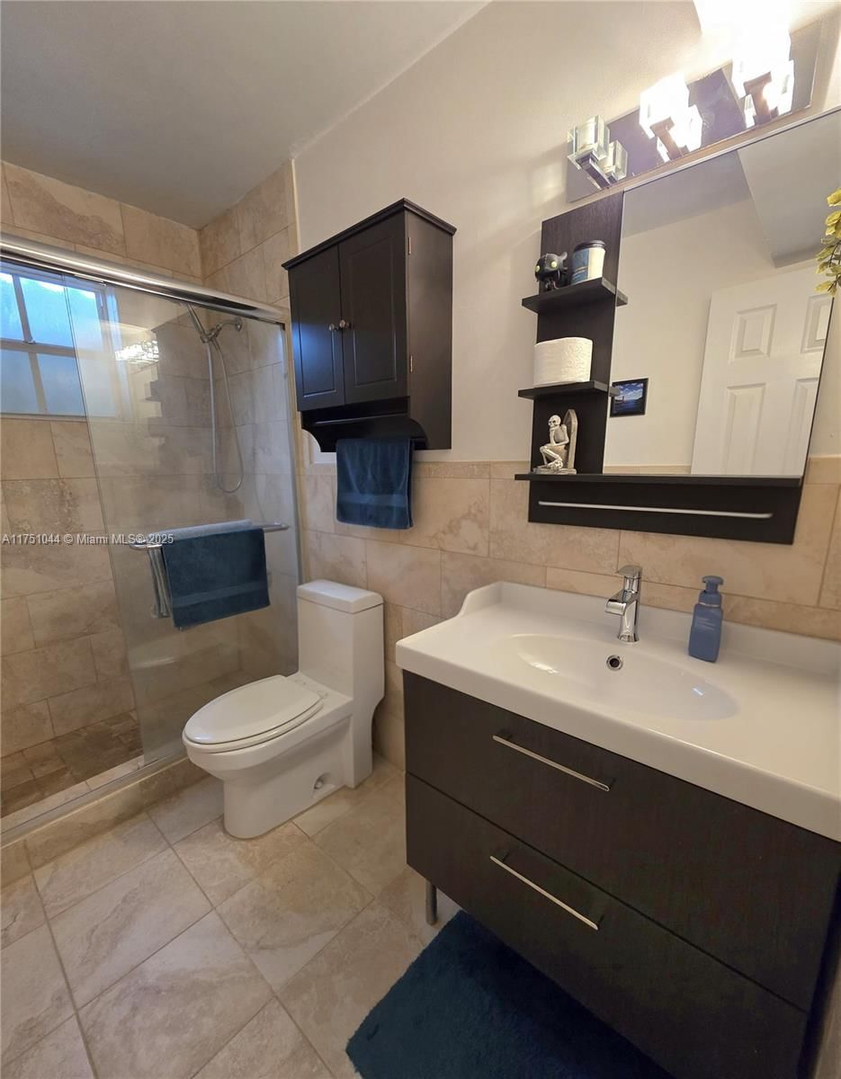 Real estate property located at 365 86th Ave #201, Broward, Windmill Lakes Iii Condo, Pembroke Pines, FL
