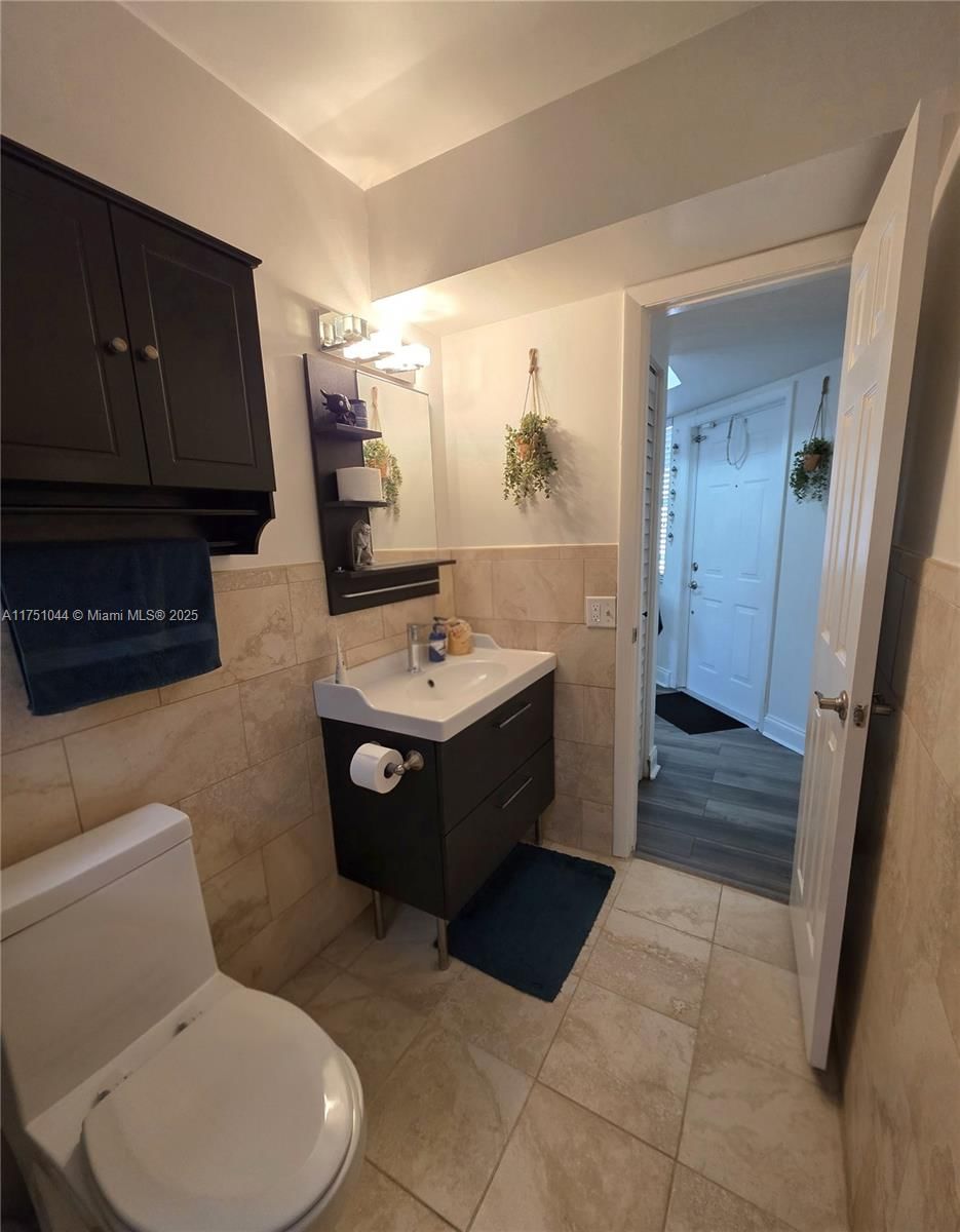 Real estate property located at 365 86th Ave #201, Broward, Windmill Lakes Iii Condo, Pembroke Pines, FL