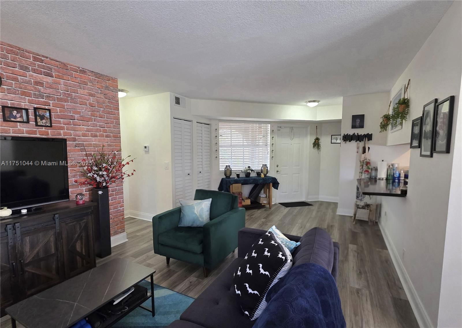 Real estate property located at 365 86th Ave #201, Broward, Windmill Lakes Iii Condo, Pembroke Pines, FL