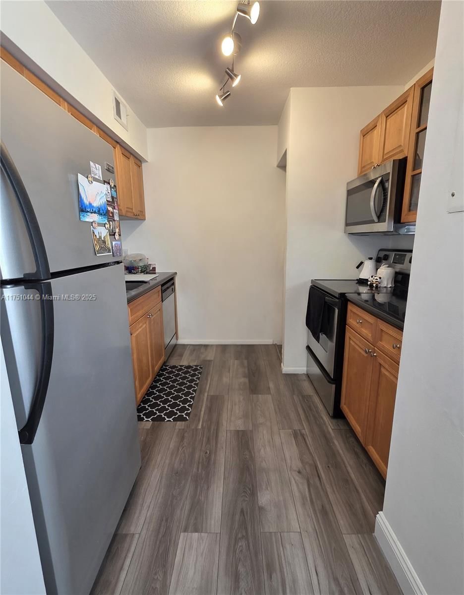 Real estate property located at 365 86th Ave #201, Broward, Windmill Lakes Iii Condo, Pembroke Pines, FL