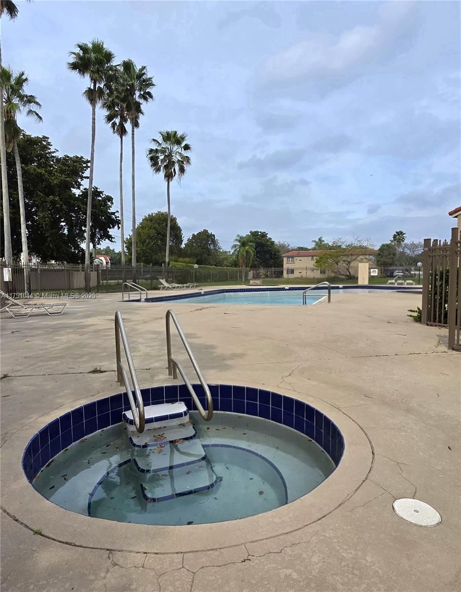 Real estate property located at 365 86th Ave #201, Broward, Windmill Lakes Iii Condo, Pembroke Pines, FL