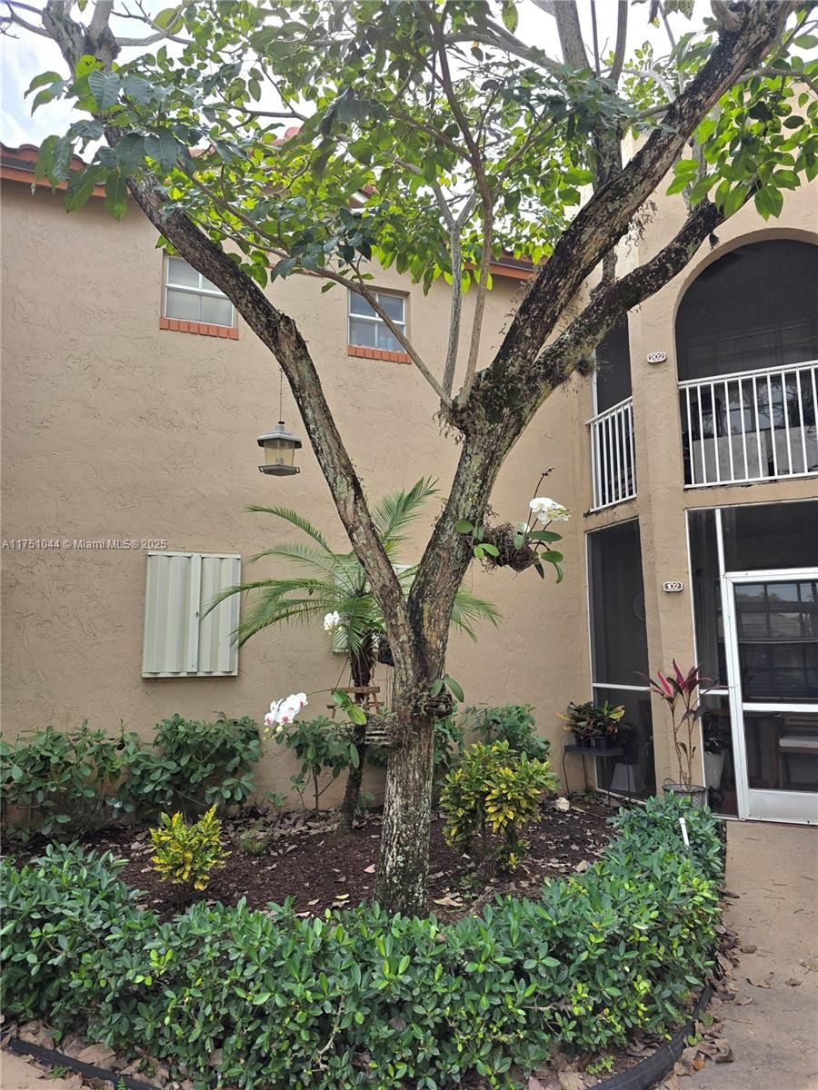 Real estate property located at 365 86th Ave #201, Broward, Windmill Lakes Iii Condo, Pembroke Pines, FL